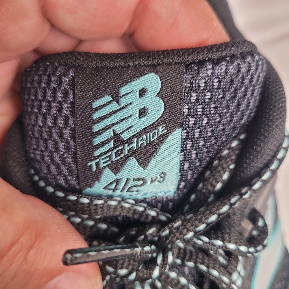 New Balance 412v3 All Terrain Trail Running Shoe Black/Blue EUC Size M 10.5 W 12 - Picture 7 of 11